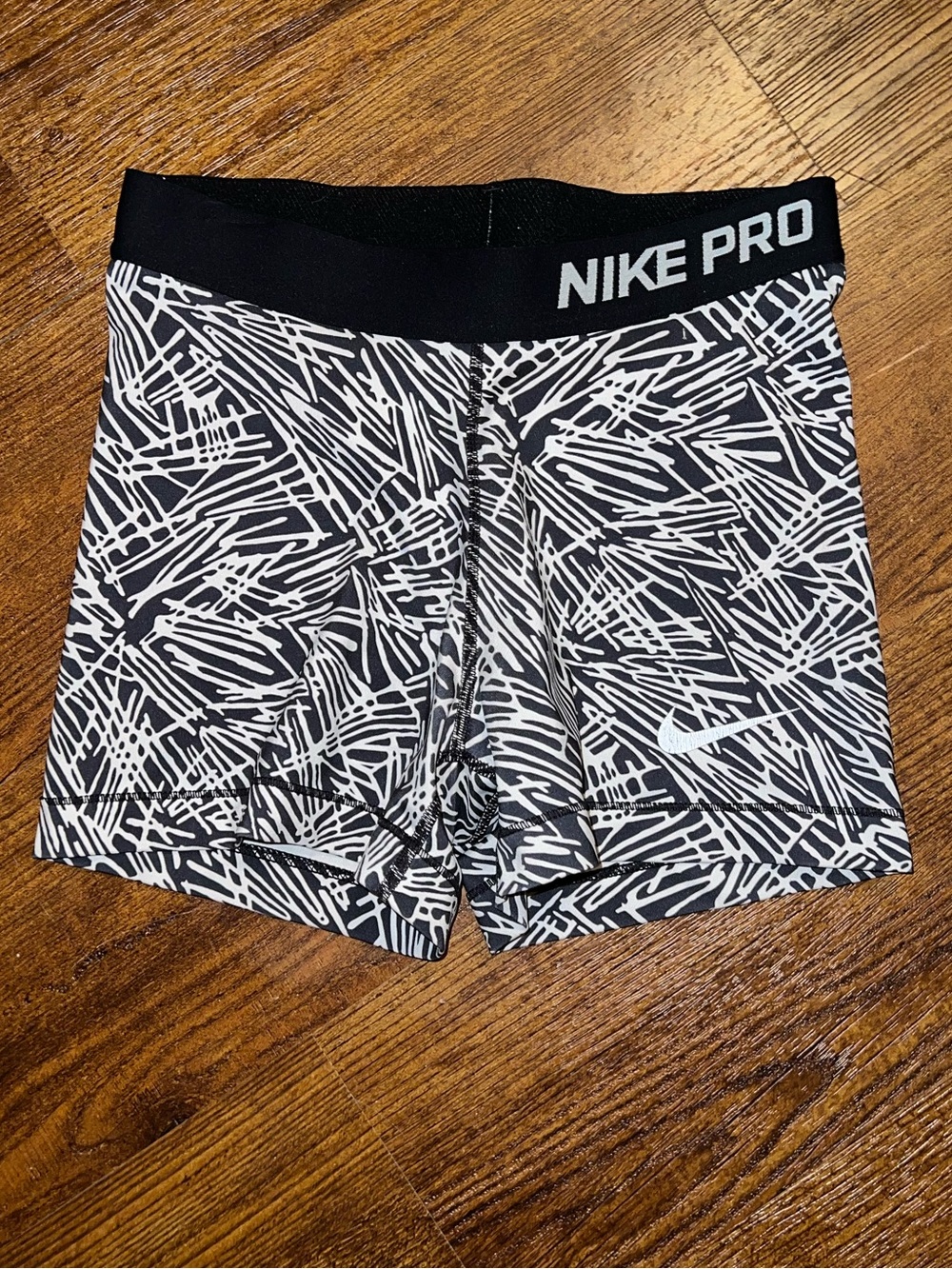 Nike Pro Black & White Abstract Pattern Sporty Compression Shorts Size S